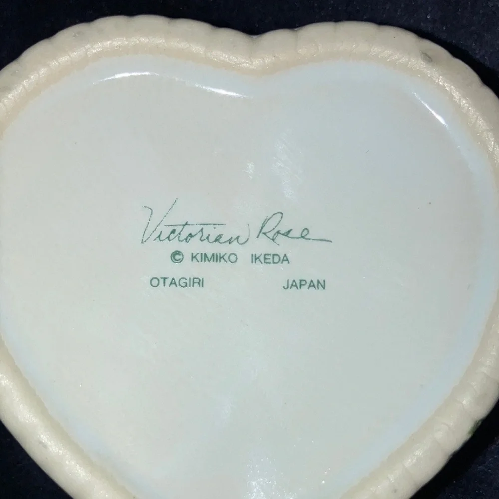 Victorian Rose Porcelain Heart-Shaped Trinket Box‎ Kimiko Ikeda Pink Green